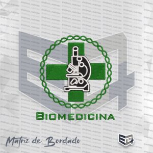 Matriz de bordado computadorizado do curso de Biomedicina, com uma cruz verde ao fundo, um microscópio branco centralizado e borda circular verde trançada. Nome "BioMedicina" com fonte quadarada abaixco na cor verde.