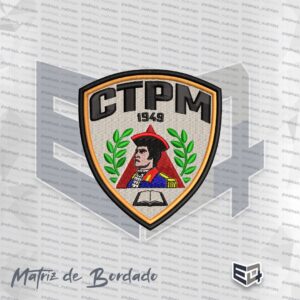 Matriz de bordado em formato de escudo do Colégio Tiradentes (CTPM). Apresenta o busto de Tiradentes ao centro, a sigla CTPM no topo, o ano 1949 e ramos de louro verdes sobre fundo cinza claro com borda preta e dourada.