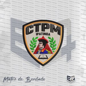 Matriz de bordado em formato de escudo do Colégio Tiradentes (CTPM). Apresenta o busto de Tiradentes ao centro, a sigla CTPM no topo, IPATINGA e ramos de louro verdes sobre fundo cinza claro com borda preta e dourada.