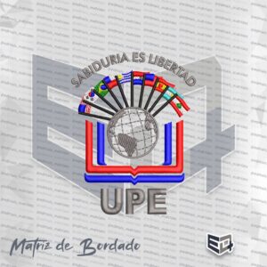 Matriz de bordado computadorizado do logotipo da Universidade Privada do Este (UPE). Na base, a sigla "UPE" está escrita em letras maiúsculas cinzas com preenchimento texturizado. Acima, há uma estrutura geométrica simulando as páginas de um livro aberto em linhas grossas vermelhas e azuis. No interior do livro, um globo terrestre cinza exibe os paralelos, meridianos e o continente americano. Do topo do globo, partem dez mastros pretos em leque, sustentando bandeiras de diferentes países dispostas em arco. No topo, contornando o arco de bandeiras, está a frase "SABIDURIA ES LIBERTAD" bordada em letras cinzas.