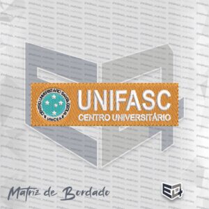 Matriz de bordado computadorizado do logotipo da UNIFASC (Centro Universitário Santa Cecília - UNICEA). À esquerda, apresenta um selo circular com fundo azul-turquesa, estrelas brancas ao centro e contorno branco com texto circular preto. À direita, exibe a sigla "UNIFASC" em letras grandes e brancas de alto relevo, acompanhada da expressão "CENTRO UNIVERSITÁRIO" na parte inferior, tudo sobre um fundo texturizado em tom mostarda que simula o tecido bordado do arquivo UNIFASC