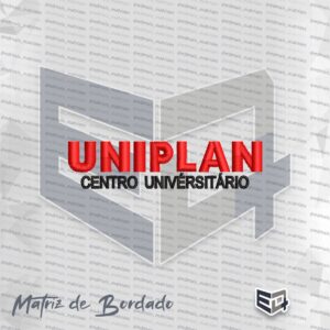 Matriz de bordado computadorizado disposta horizontalmente do logotipo da UNIPLAN. Na parte superior, exibe a palavra "UNIPLAN" escrita em letras maiúsculas grossas e verticais, bordadas em ponto cheio na cor vermelha vibrante. Logo abaixo, centralizado na base do design, está o texto "CENTRO UNIVERSITÁRIO" bordado em letras maiúsculas menores e sem serifa na cor preta pura.
