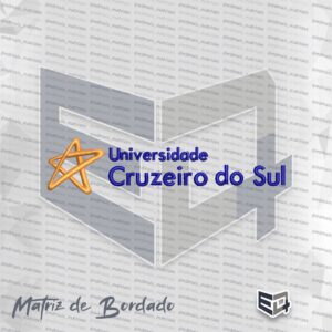 Matriz de bordado computadorizado do logotipo da Universidade Cruzeiro do Sul disposta horizontalmente. À esquerda, há um símbolo de uma estrela de cinco pontas estilizada com linhas grossas e entrelaçadas, bordada em ponto cheio na cor dourada/acobreada. À direita da estrela, o nome "Universidade Cruzeiro do Sul" está escrito em duas linhas com letras maiúsculas e minúsculas arredondadas, bordadas em ponto cheio na cor azul royal vibrante.