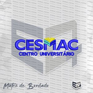 Matriz de bordado computadorizado do logotipo do Centro Universitário CESMAC. O texto "CESMAC" está bordado em letras maiúsculas na cor azul royal, com o detalhe da letra 'M' estilizado em formato de livro aberto nas cores verde e amarelo. Na parte inferior, está bordada a expressão "CENTRO UNIVERSITÁRIO" também em azul royal.