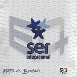 Matriz de bordado computadorizado do logotipo do grupo Ser Educacional na orientação vertical. No topo, destaca-se o símbolo de três figuras humanas estilizadas em formato de estrelas sobrepostas nos tons de azul claro, azul marinho e azul escuro. Abaixo, lê-se a palavra "ser" em letras minúsculas grandes e, na base, a palavra "educacional" em letras minúsculas na cor azul escuro.